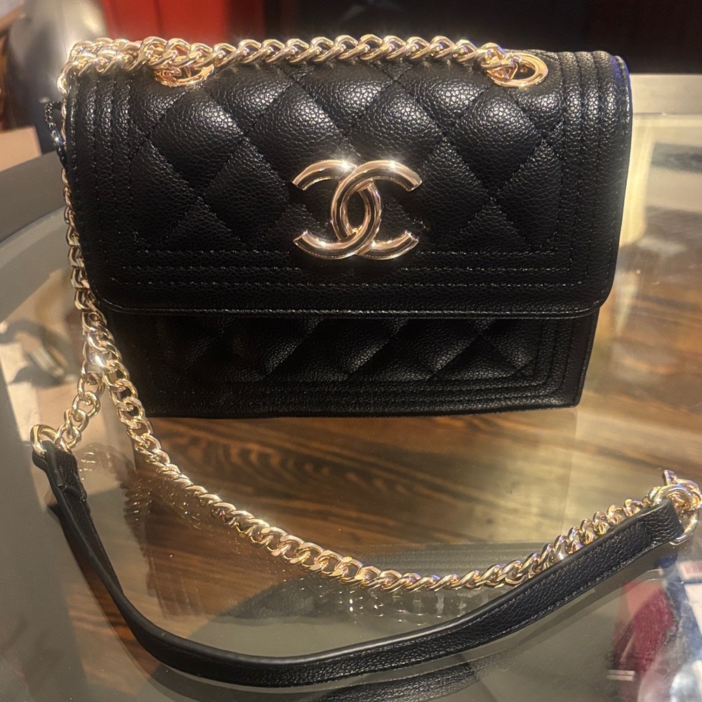 Luxury Black Quilted Crossbody with Gold Chain